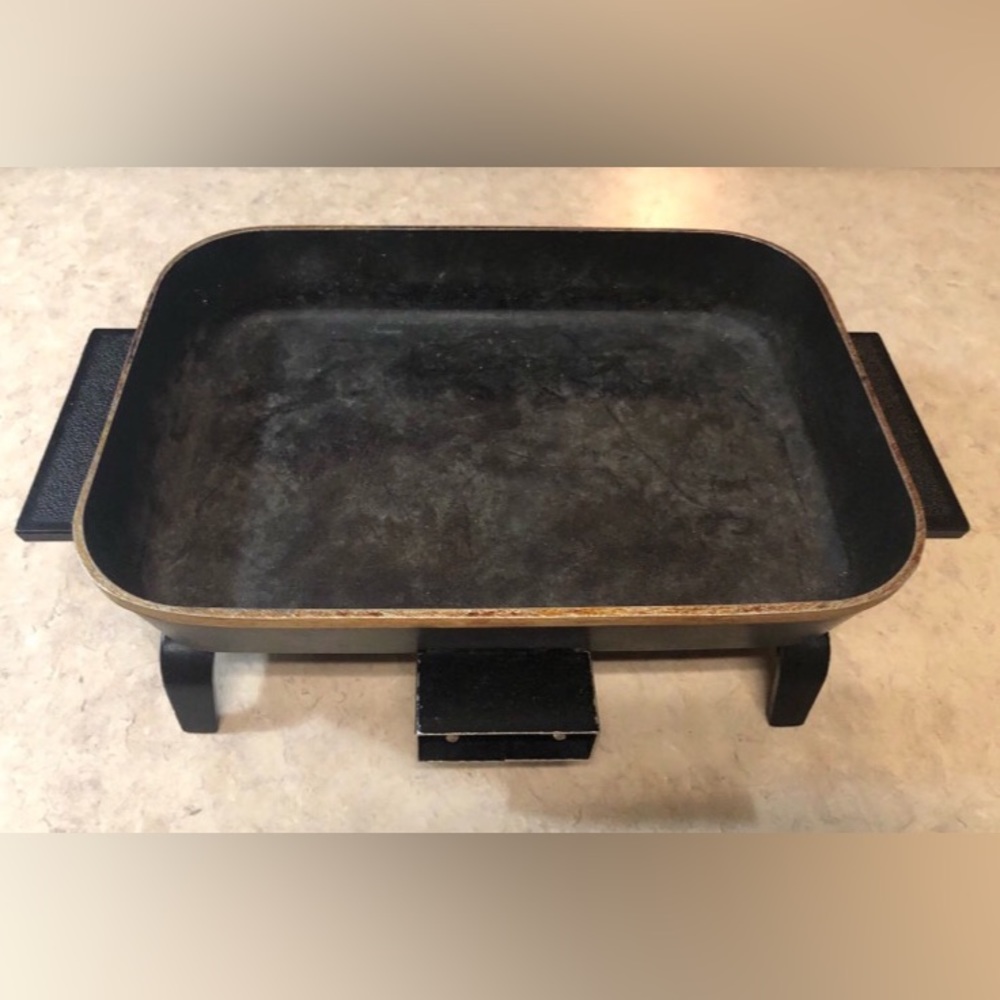 Vintage Presto Wee Fry Electric Skillet - Picture 2 of 7